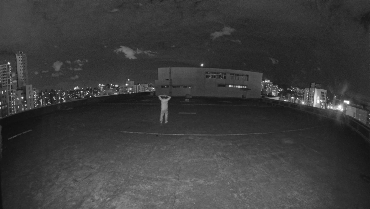 日中も夜間もクリアなビュー